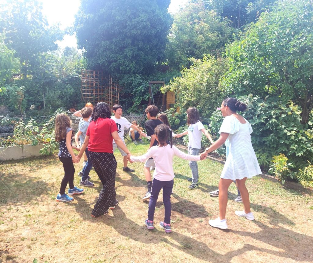 Niños el jardín